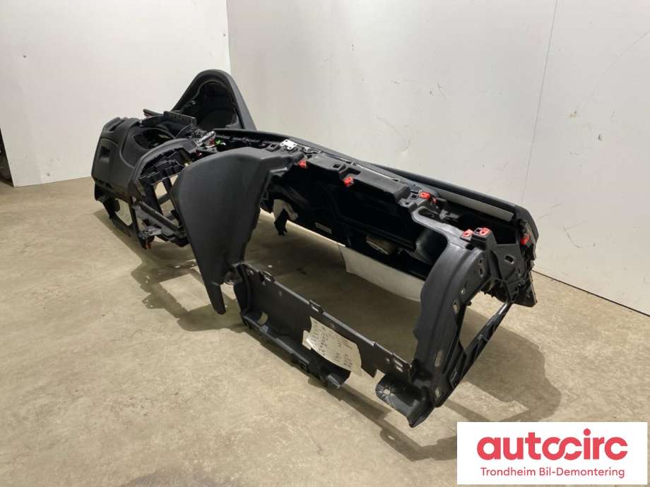 Dashbord til BMW X5 2013-2018 (F15) (F15) (51459298600|51 45 9 298 600|)