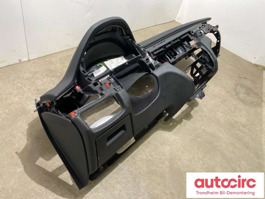 Dashbord til BMW X5 2013-2018 (F15) (F15) (51459298600|51 45 9 298 600|)