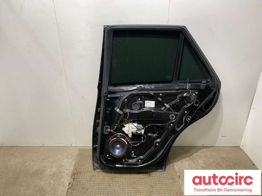 Dør høyre bak til Mercedes ML 2005-2011 (W164) (W164) (MERCEDES|A 164 730 02 05|A 164 730 08 05 64|)