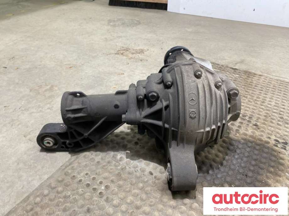 Kardang klokke foran til Mercedes ML 2005-2011 (W164) (W164) (..|A 164 330 21 02|)