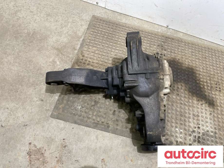 Kardang klokke foran til Mercedes ML 2005-2011 (W164) (W164) (..|A 164 330 21 02|)
