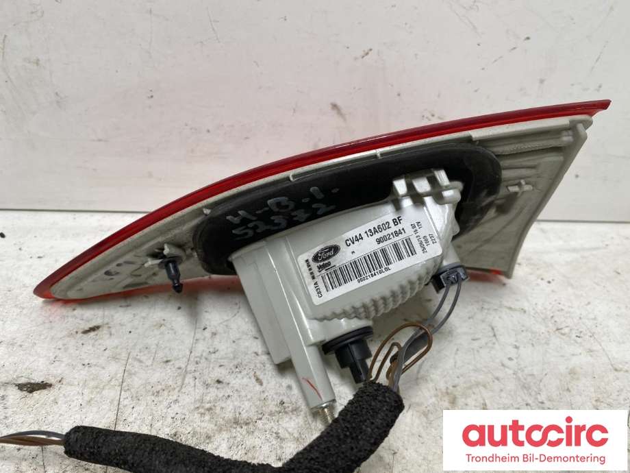 Baklykt høyre indre til Ford Kuga 2013-2019  (VALEO|90021841|CV44-13A602-BG|1938131)