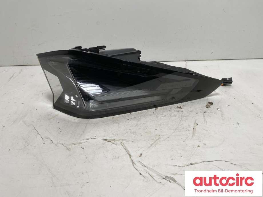 Baklykt venstre ytre til Peugeot e-3008, 2023-->>  (9842102580)