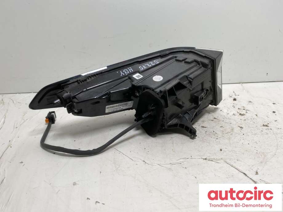 Baklykt høyre ytre til Peugeot e-3008 2023-->>  (9842102380|98 421 023 80|)