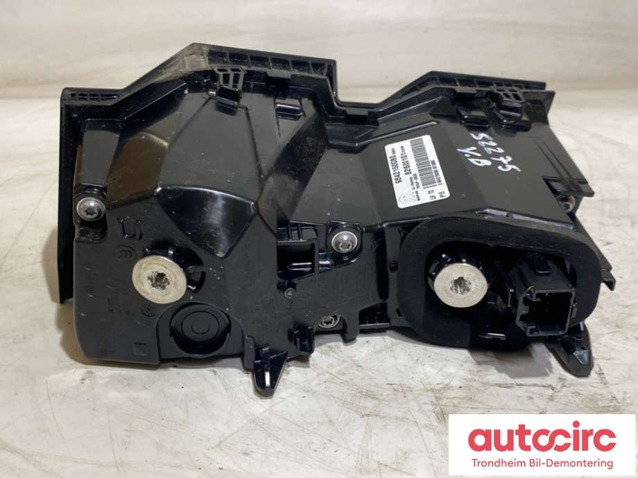 Baklykt venstre indre til Peugeot e-3008 2023-->>  (9842150080|)