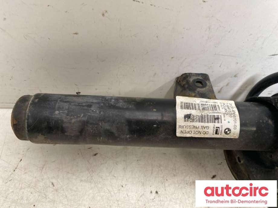 Fjærbein venstre foran til BMW 4-Serie 2013-2020 (F32/F33/F36) (F32/F33/F36) (..|31316856701|31316883331|)