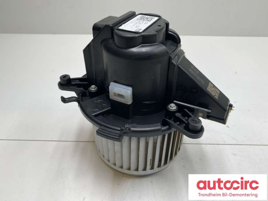Varmeapparat motor til Opel Vivaro C 2020-->> (9849717380|)