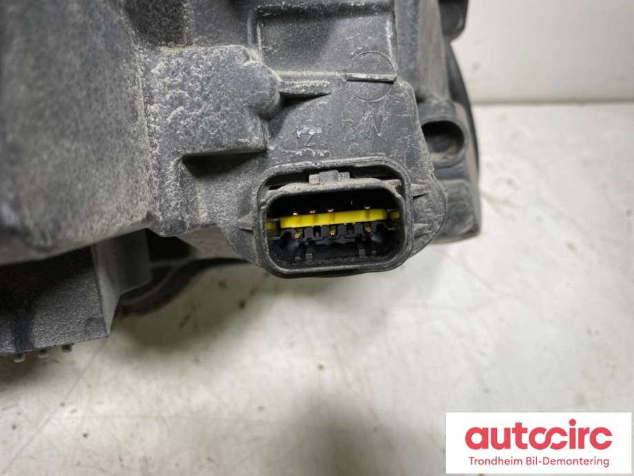 Frontlykt venstre full-LED til Peugeot 508 2014-2018 (Type I, Fase 2)  (9807241780|1612495380|)