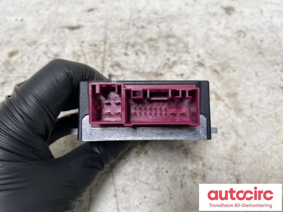 Styreenhet drivstoffpumpe til BMW X5 2013-2018 (F15) (F15) (HELBAKO|16147411596|7411596|16 14 7 411 596)