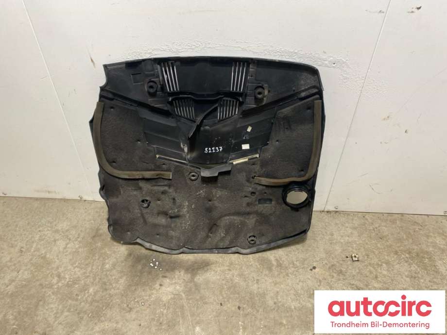 Motordeksel over motor til Mercedes ML 2005-2011 (W164) (W164) (LES INFO|A6420100167|)