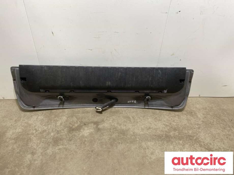 Bakluke lem til BMW X5 2013-2018 (F15) (F15) (..|41 00 7 378 123|)