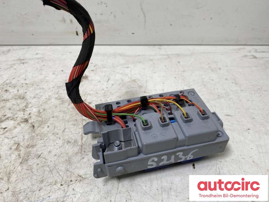 Sikringsboks til BMW iX 2021-->> (I20) (I20) (...|61149826783|61 14 9 826 783|9826783)