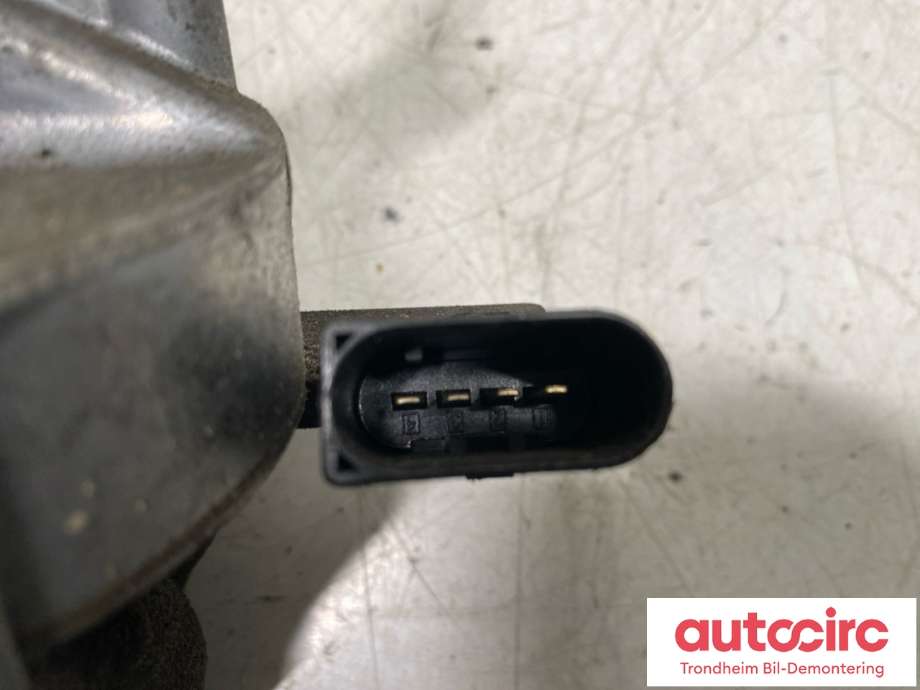 Viskermotor frontrute til Mercedes ML 2011-2015 (Fase 1) (W166) (W166) (A1668200642|)