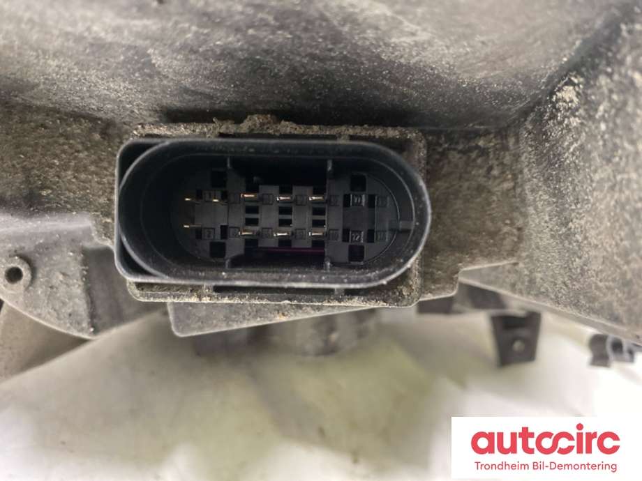 Frontlykt venstre halogen til Mercedes ML 2011-2015 (Fase 1) (W166) (W166) (A1668200161|A1668208361| A1668204659|A1668206659)