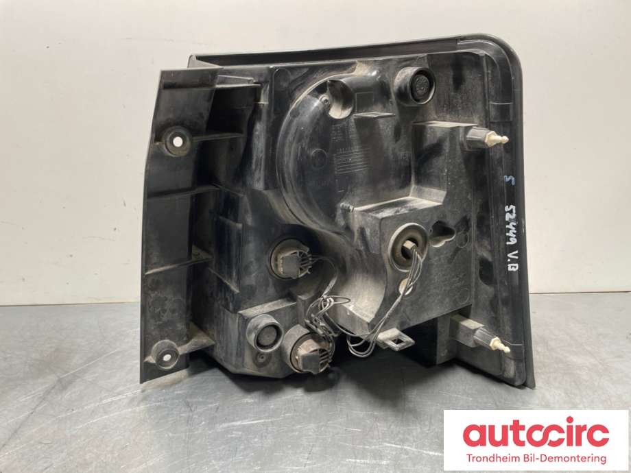 Baklykt venstre til Land Rover Range Rover Sport 2005-2013  (LR015290|AH3213405AC|LR036157| AH3213405AD)