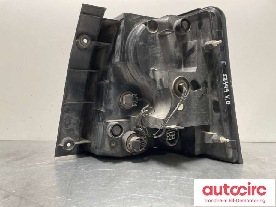 Baklykt venstre til Land Rover Range Rover Sport 2005-2013  (LR015290|AH3213405AC|LR036157| AH3213405AD)