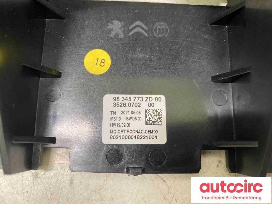 Bilstereo navigasjon skjerm til Peugeot Partner 2019-->> (Type III)  (...|98345773ZD|)