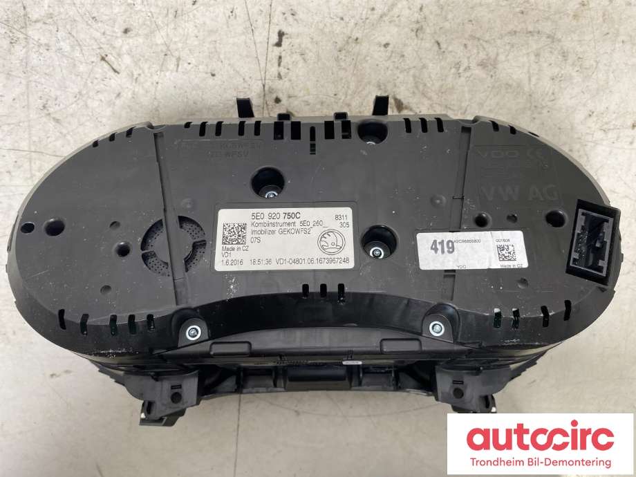 Instrumentpanel til Škoda Octavia 2013-2016 (Type III, Fase 1)  (VDO|5E0920750C|)