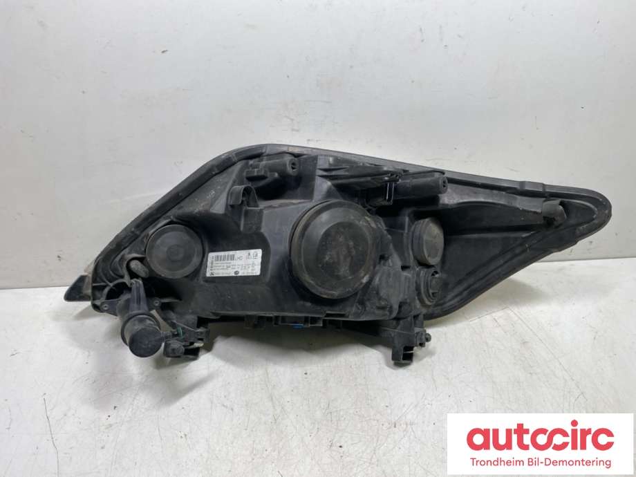 Frontlykt høyre xenon til Ford Kuga 2008-2012 (Type I)  (1590741|8V4113005AE|)