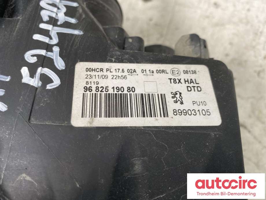 Frontlykt høyre halogen til Peugeot 3008 2009-2016 (Type I)  (...|9682519080|6206N9|89903105)