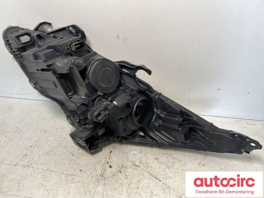 Frontlykt høyre halogen til Peugeot 3008 2009-2016 (Type I)  (...|9682519080|6206N9|89903105)