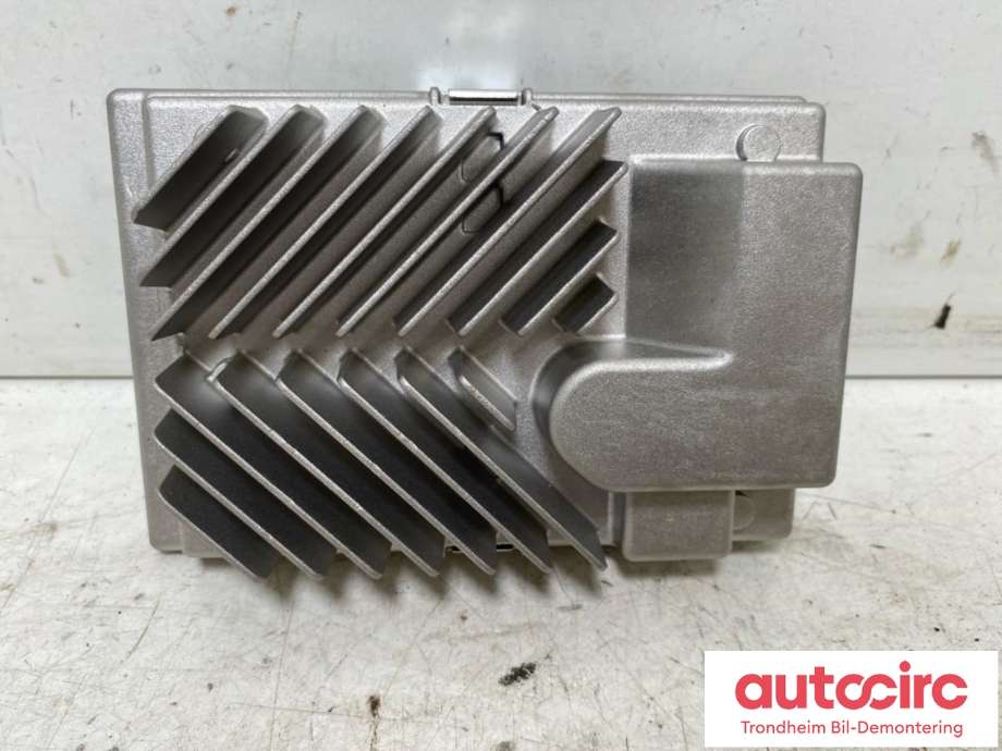 Bilstereo forsterker til BMW X2 2018-->> (F39) (F39) (..|65122622758|65122622761|)