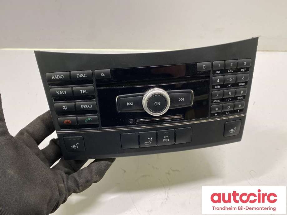 Bilstereo navigasjon til Mercedes E-Klasse 2009-2013 (Fase 1) (W212) (W212) (MITSUBISHI ELECTRIC|A2129008304|A2129004108|A2129006426| A2129005327| A 212 900 41 08| A 212 900 64 26| A 212 900 53 27| A 212 900 83 04)