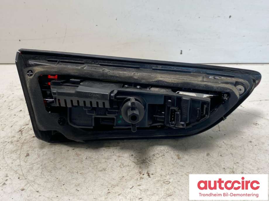 Baklykt høyre indre til Opel Astra K 2015-->>  (..|13401167|39098795|39032995)