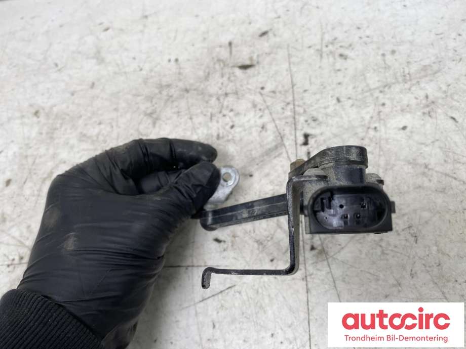 Sensor nivå, høyre bak til BMW X2 2018-->> (F39) (F39) (...|37146895466|37 14 6 895 466|6895466| 37146853714)
