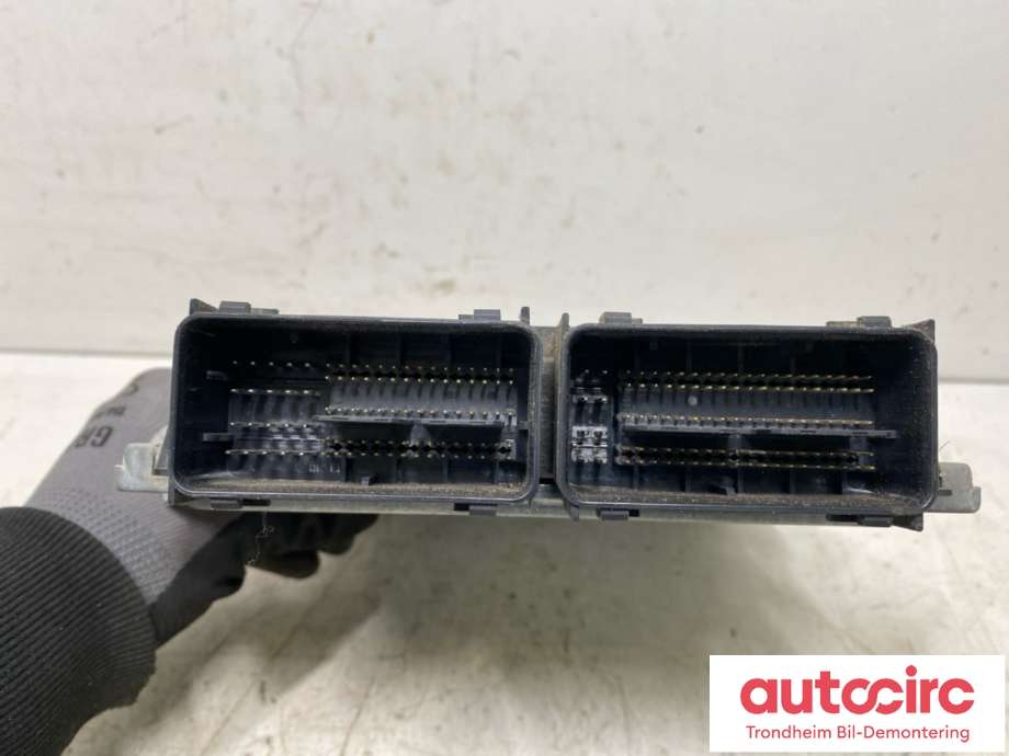 Styreenhet motor til Ford Transit 2014-->>  (2412881|SVKK3A-12A650-AA|)
