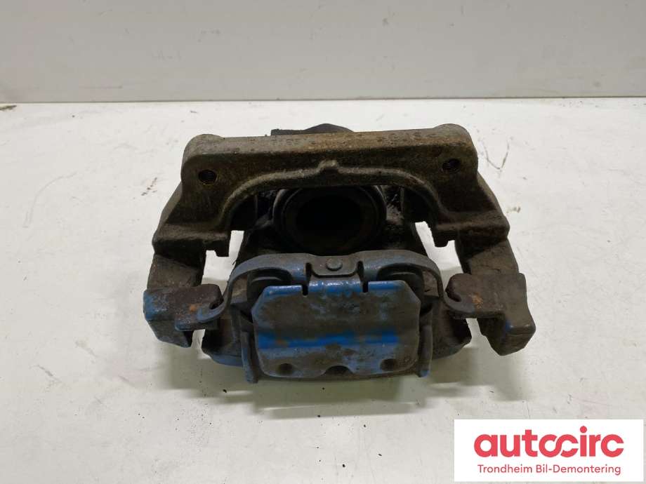 Bremsecaliper høyre foran til BMW X5 2013-2018 (F15) (F15) (MED KLAVE|34116776784|34 11 6 776 784|)