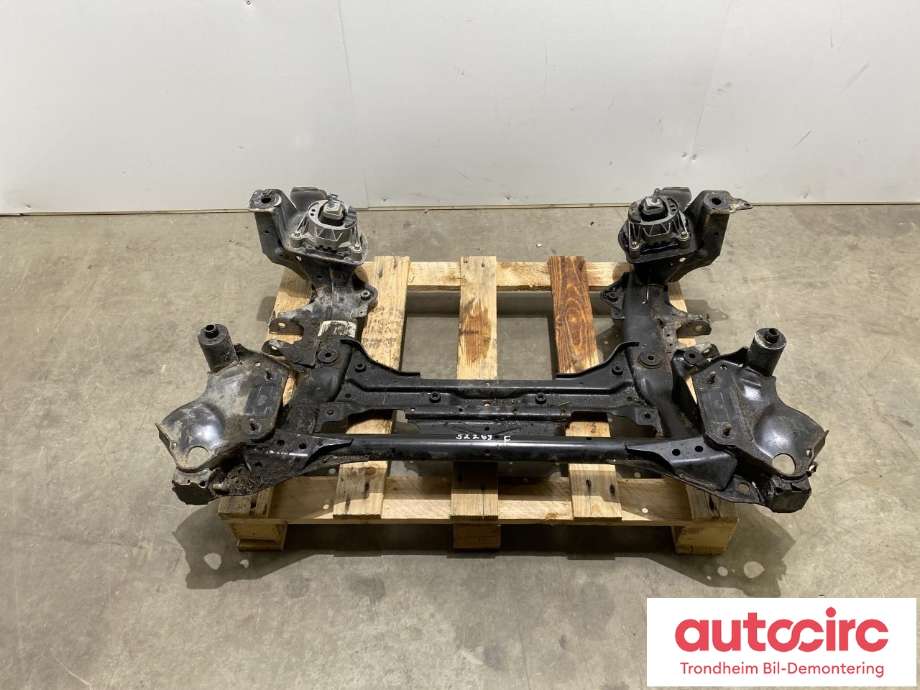Travers foran hoved til BMW 4-Serie, 2013-2020 (F32/F33/F36) (F32/F33/F36) (..|31 10 6 872 123)