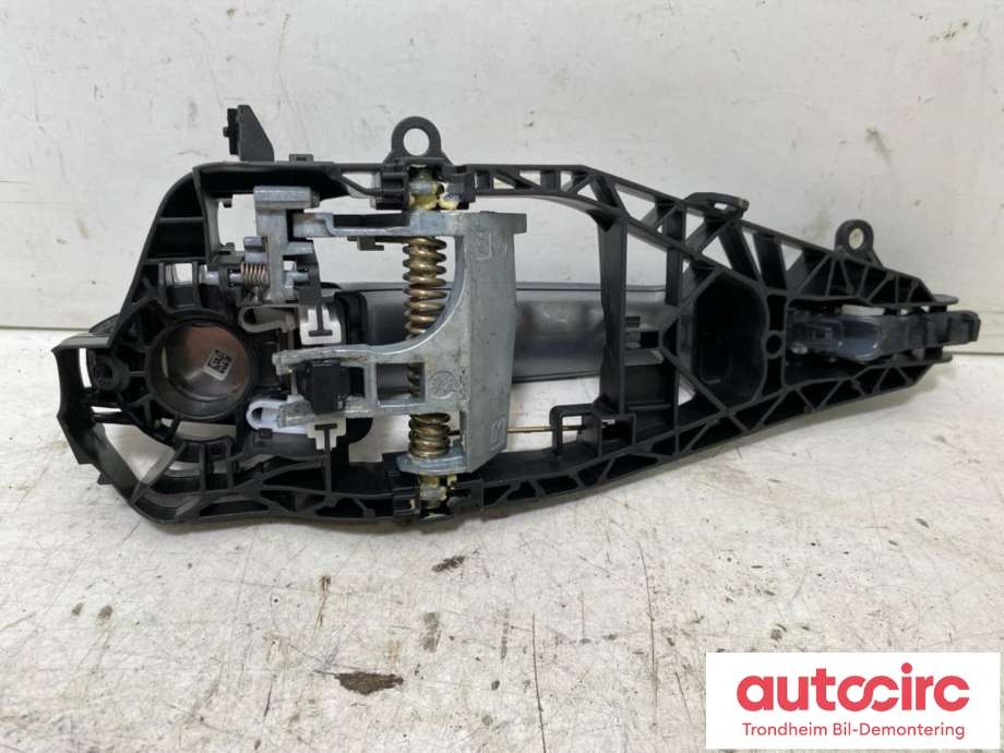 Dørhåndtak utv høyre bak til BMW X2 2018-->> (F39) (F39) (..|51217396308|51217401210|)