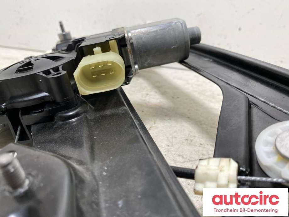 Ruteheis venstre foran til BMW X2 2018-->> (F39) (F39) (...|7420391|0130822788|7413049| 51337462603| 67627473087)