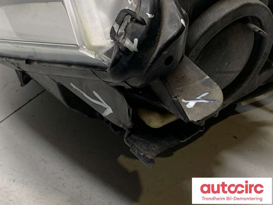 Frontlykt venstre xenon til Tesla Model S 2013-2016 (Fase 1)  (6005910-00-C|6005910-00-B|)