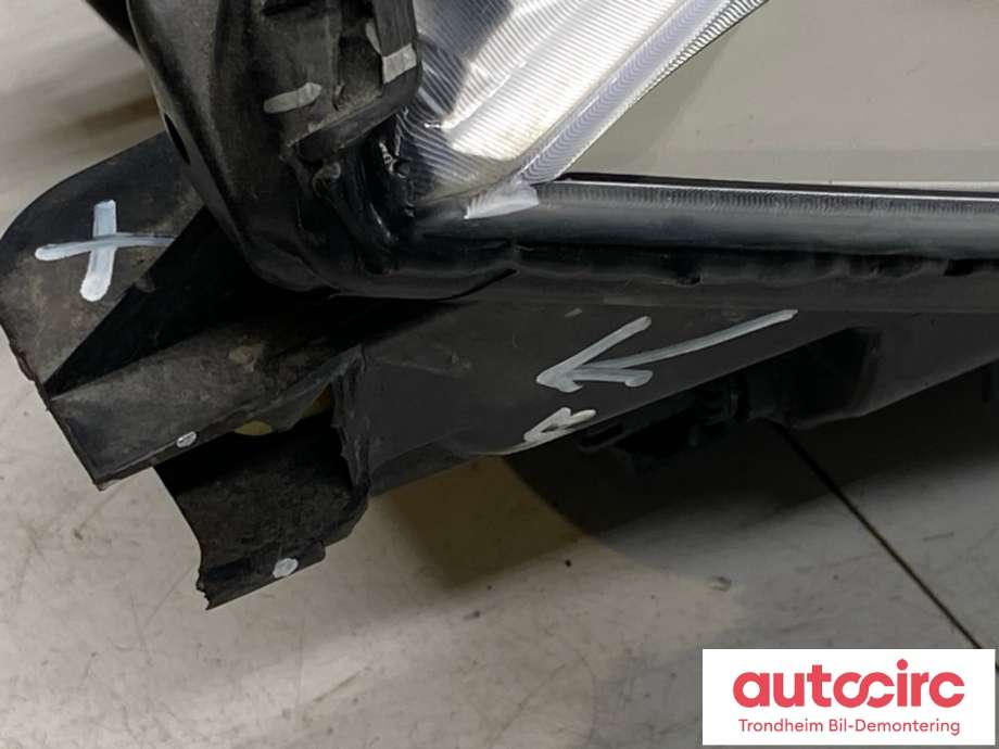 Frontlykt høyre xenon til Tesla Model S 2013-2016 (Fase 1) (6005911-00-C|6005911-00-B|)