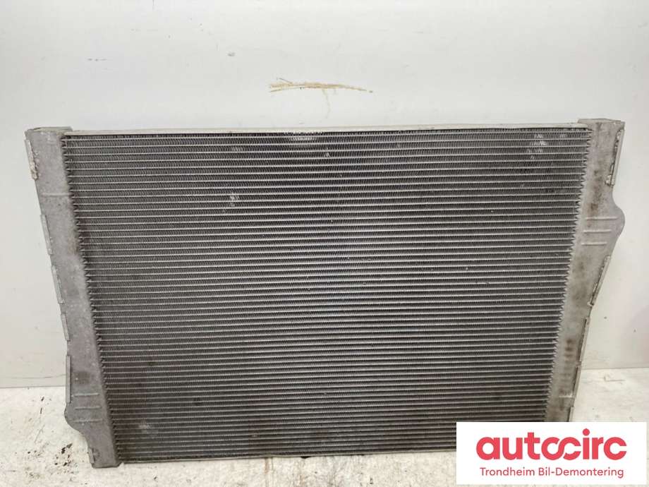 Radiator (automat gir) til BMW X5 2013-2018 (F15) (F15) (BEHR|17117807624|17 11 7 807 624|7807624)