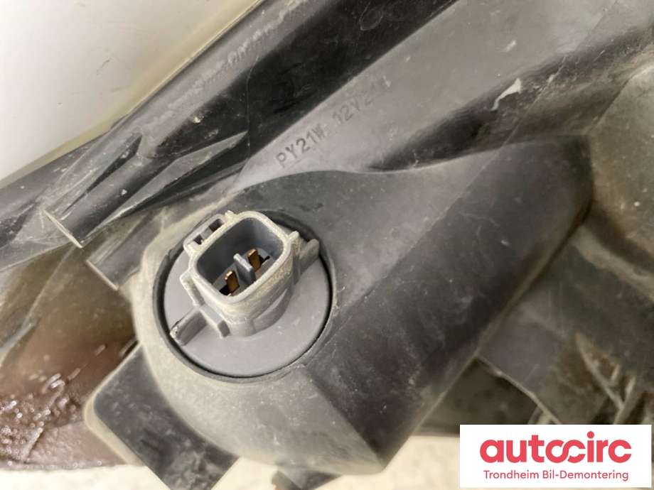 Frontlykt venstre halogen til Toyota Verso 2004-2009 (Type II)  (..|81170-0F010|811700F010|)