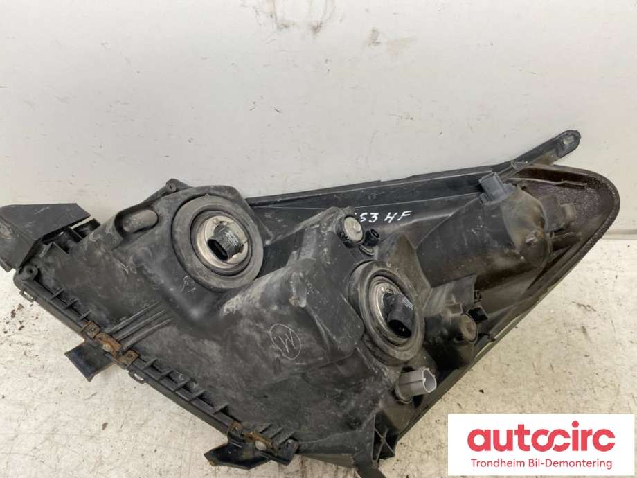 Frontlykt høyre halogen til Toyota Verso 2004-2009 (Type II)  (..|81130-0F010|811300F010|)