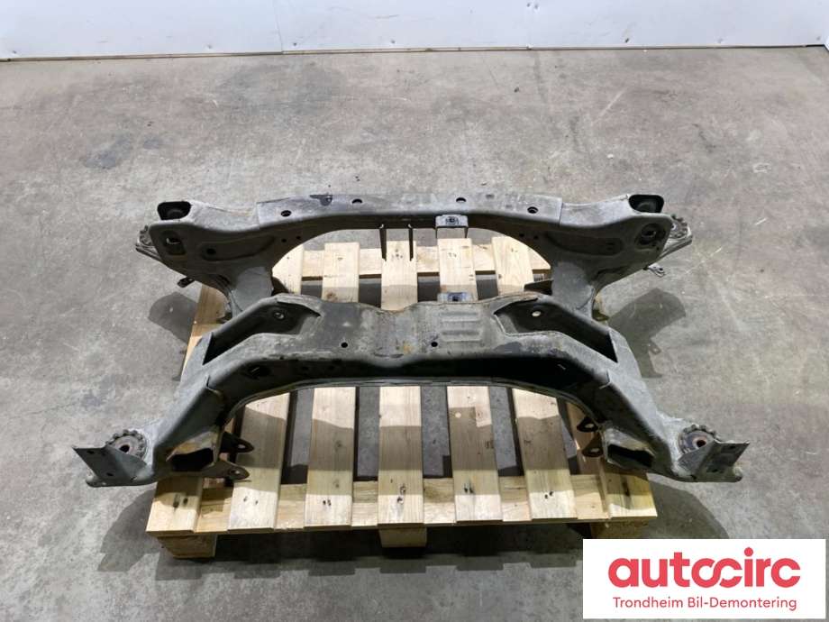 Travers bak til Mitsubishi Outlander 2015-->> (Type III, Fase 2)  (4100A324|)
