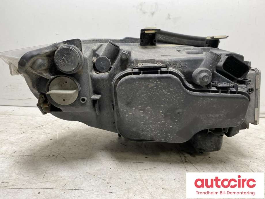 Frontlykt venstre xenon til BMW 3-Serie 2005-2011 (E90/E91/E92/E93) (E90/E91/E92/E93) (..|6942737|63117161667|)