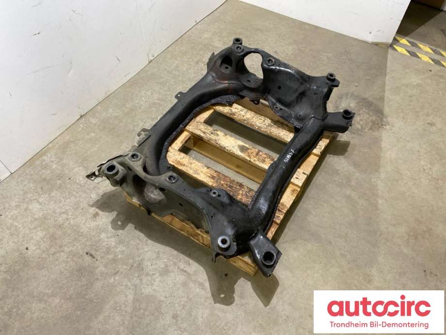 Travers foran hoved til Mercedes GLK 2008-2015 (X204) (X204) (...|A2046280457|A 204 628 04 57|)