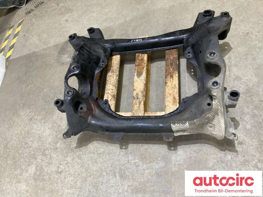 Travers foran hoved til Mercedes GLK 2008-2015 (X204) (X204) (...|A2046280457|A 204 628 04 57|)