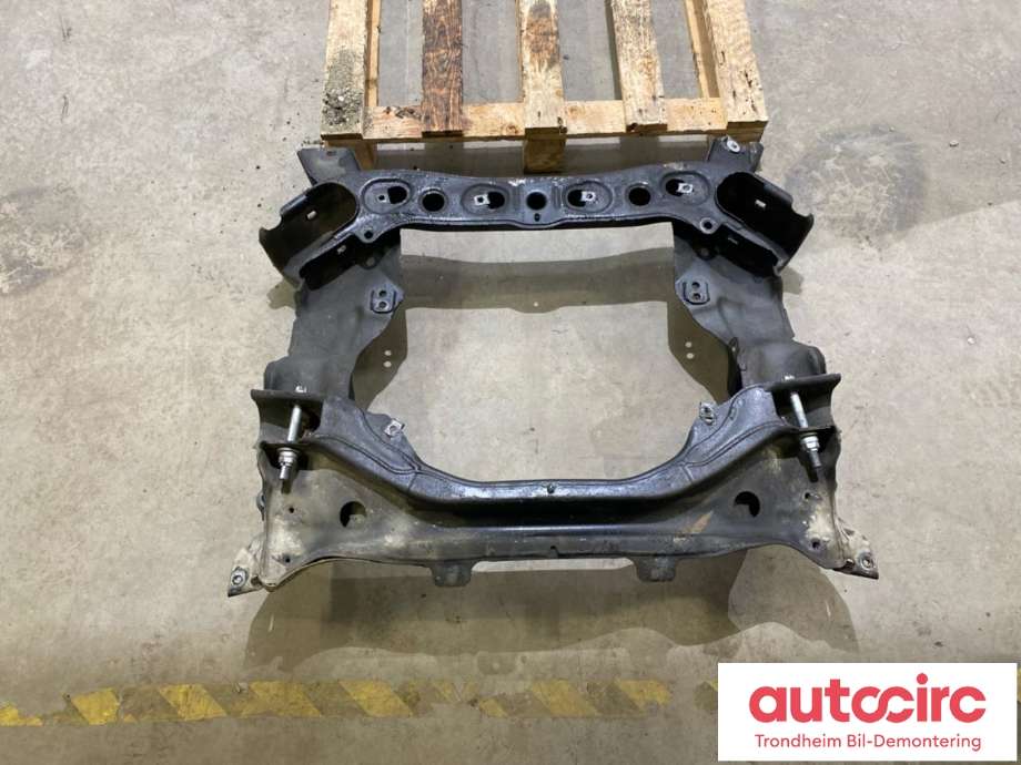 Travers foran hoved til Mercedes GLK 2008-2015 (X204) (X204) (...|A2046280457|A 204 628 04 57|)