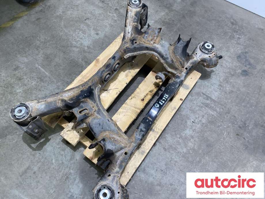 Travers bak til Subaru Legacy 2009-2015 (20152AJ000|)