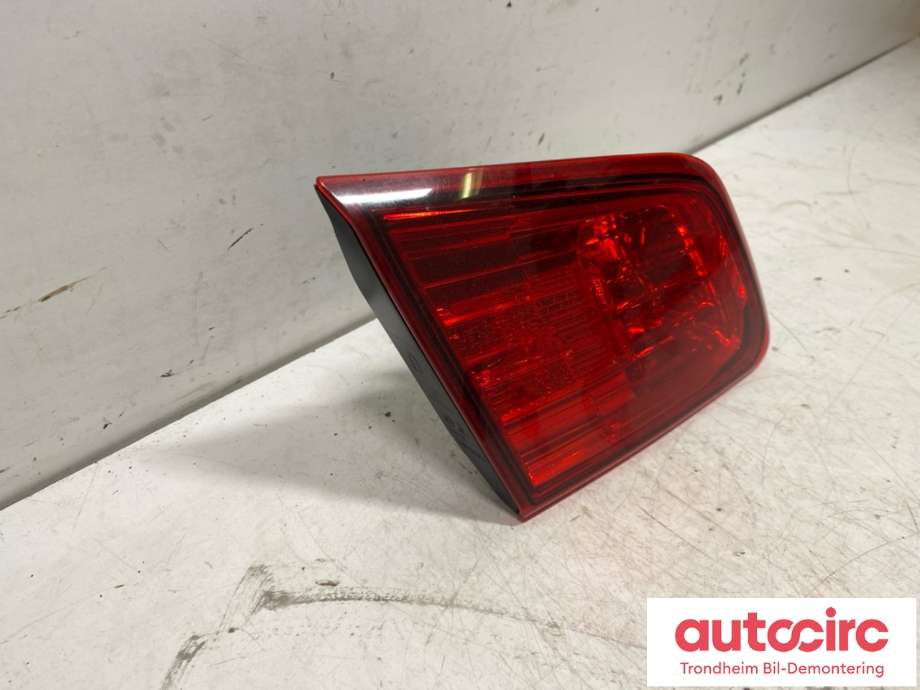 Baklykt venstre indre til Subaru Legacy 2009-2015  (84912AJ200|)