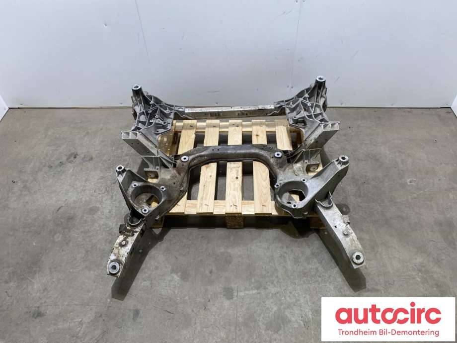 Travers foran hoved til BMW 5-Serie 2010-2017 (F10/F11) (F10/F11) (..|31116799321|41327000571|)