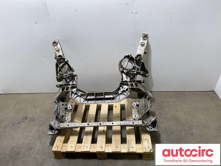 Travers foran hoved til BMW 5-Serie 2010-2017 (F10/F11) (F10/F11) (..|31116799321|41327000571|)