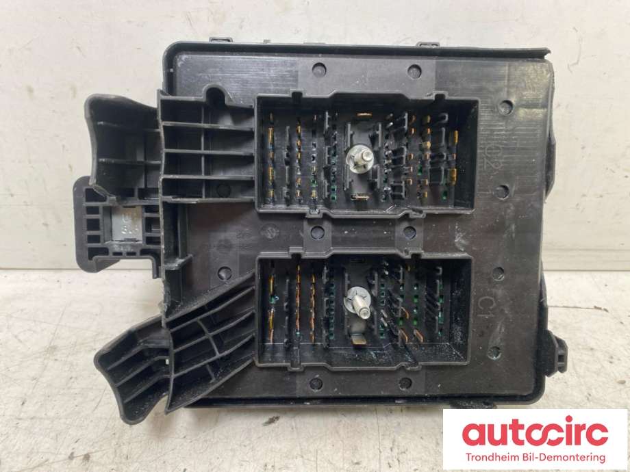 Sikringsboks til Ford E-Transit 2022-->>  (..|NK3T-14D068-BB|2699095|NK3T-14D068-BC)