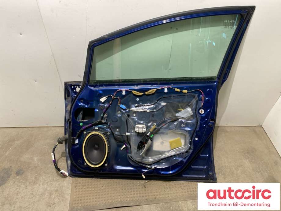 Dør høyre foran til Toyota Prius 2009-2016 (Type III) (COMBI) (COMBI) (6700147070|)